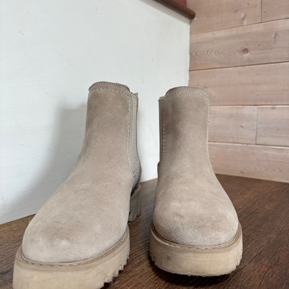 Ariat Chelsea Boot - Picture 3 of 3